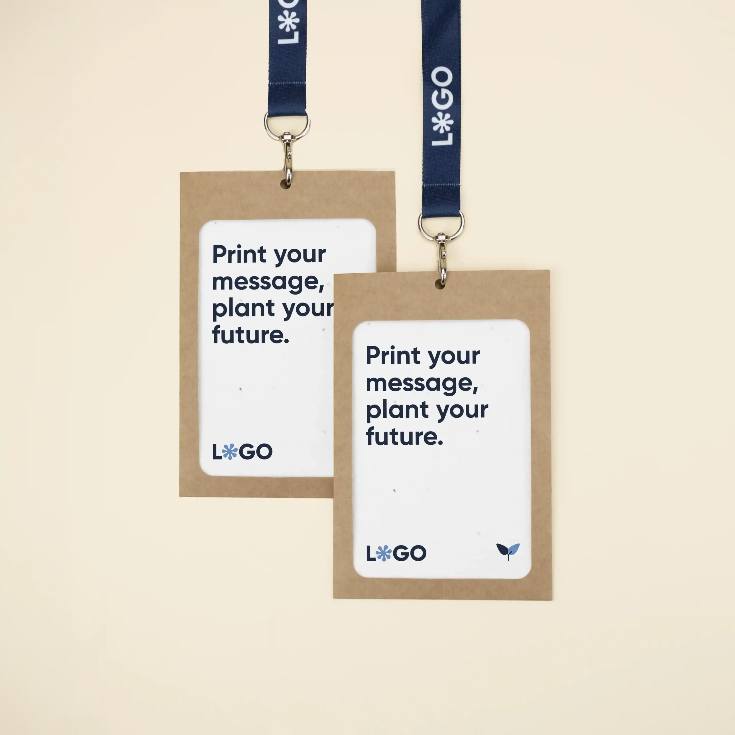 KIT EVENTOS: Flyer papel eco A6 (Impresión todo color 1 cara) + Funda acreditación KASE 0/0 (13x9cm, kraft, sin impresión) + Lanyard rPET COLLIN (Impresión todo color en las 2 caras)