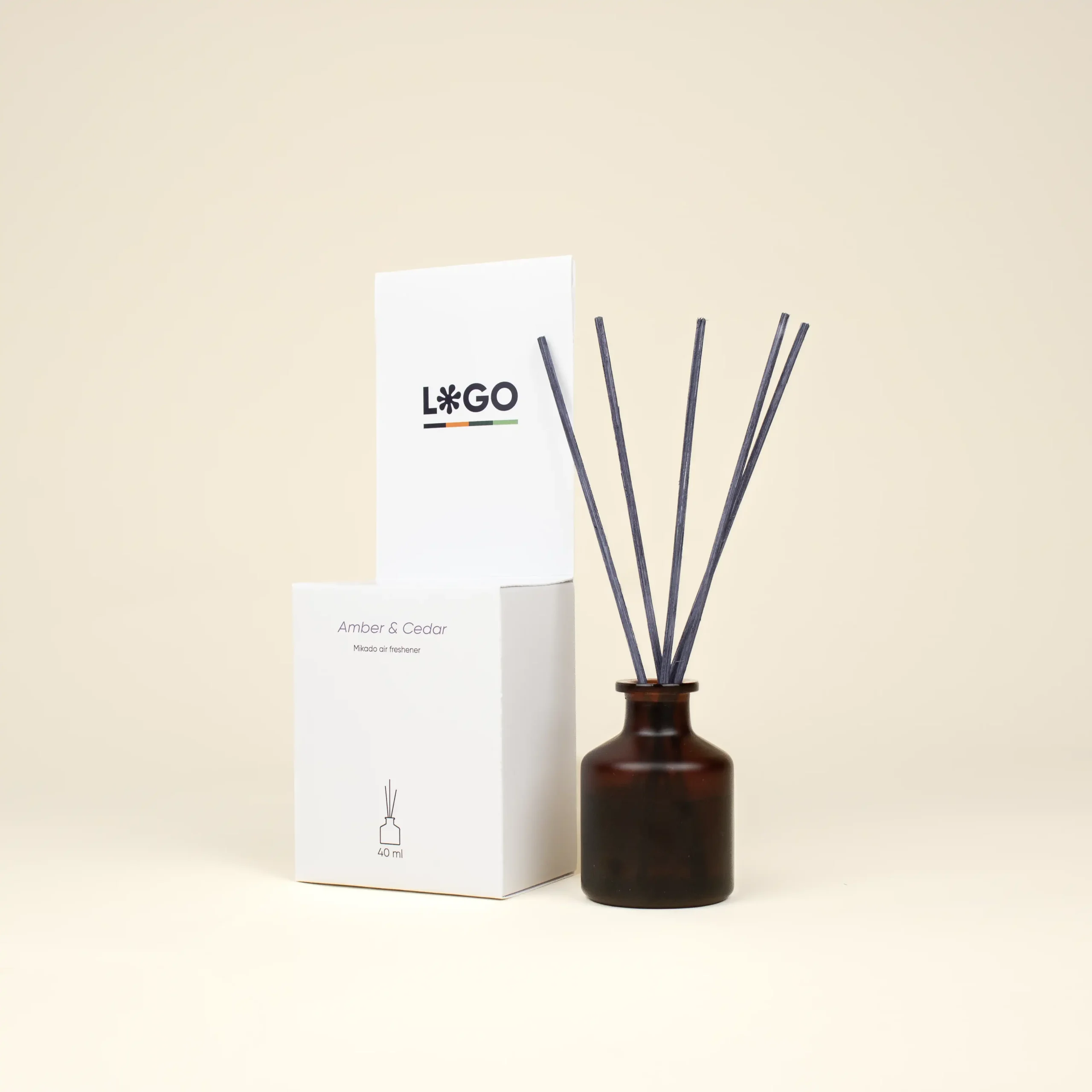 MILKE: Diffuseur de parfum mikado personnalisé. Personnalisation en quadri sur la boîte