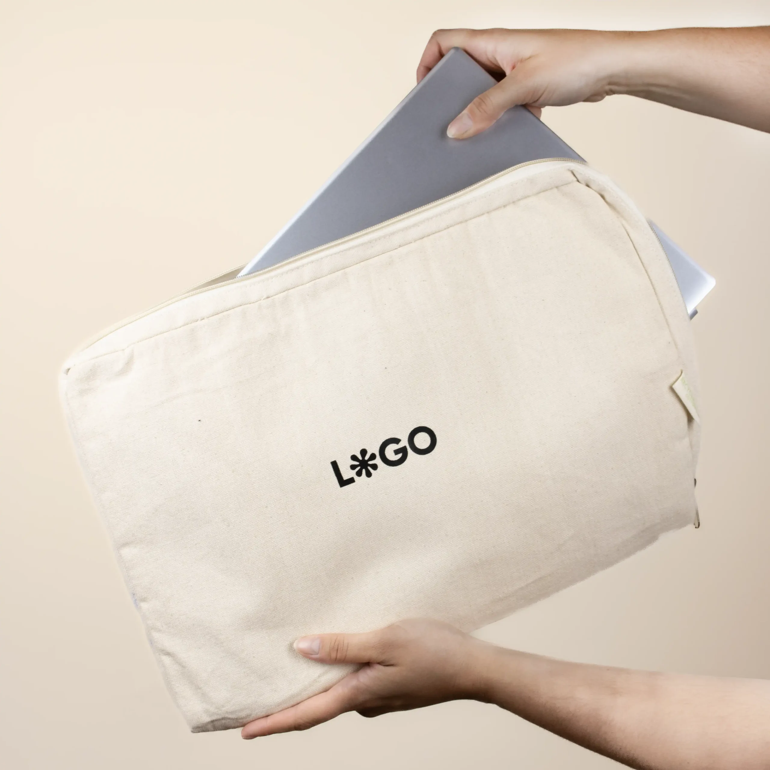 CATA: Funda de portátil 15.6"