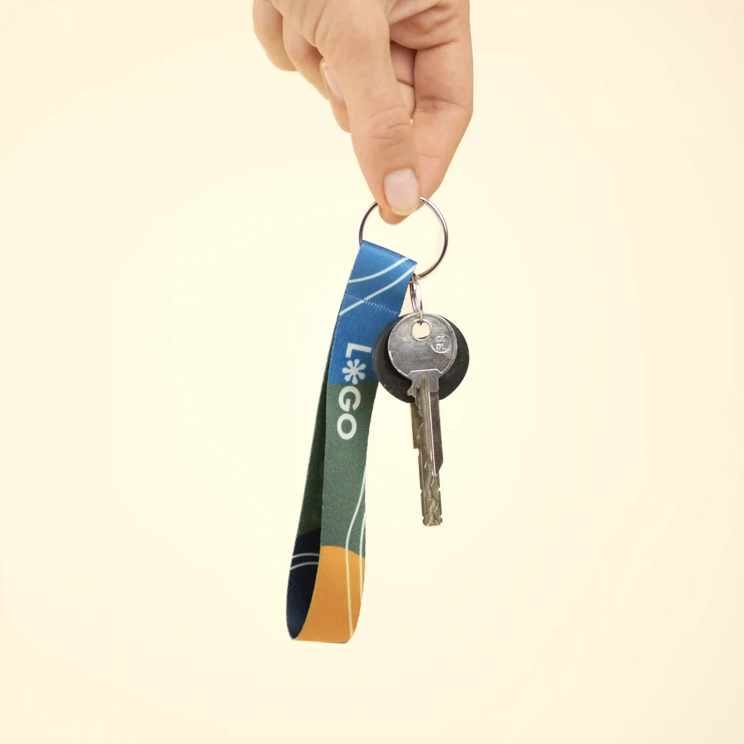 [010009] CLAUS: rPET keyring. Full color printing.