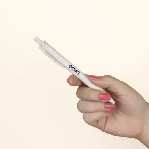 GLUT: Wheat straw pen